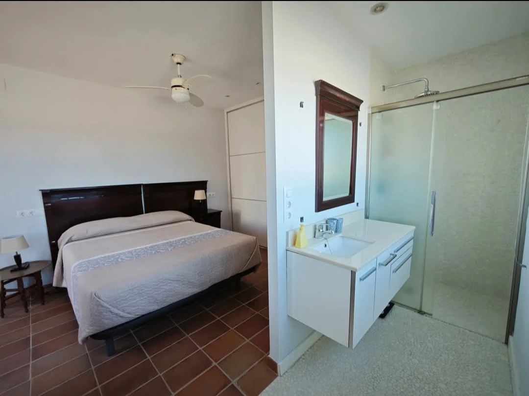 Exclusiva casa en primera línea de playa en El Perelló (Valencia), a sólo 30 minutos de la ciudad