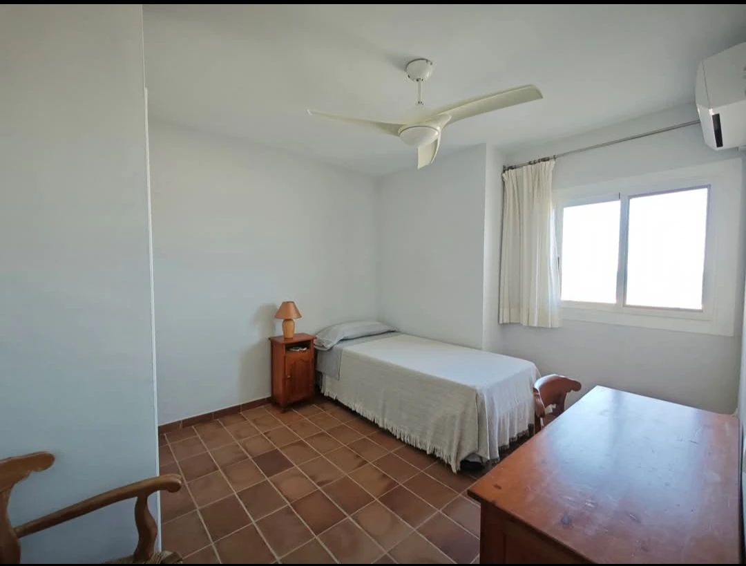 Exclusiva casa en primera línea de playa en El Perelló (Valencia), a sólo 30 minutos de la ciudad