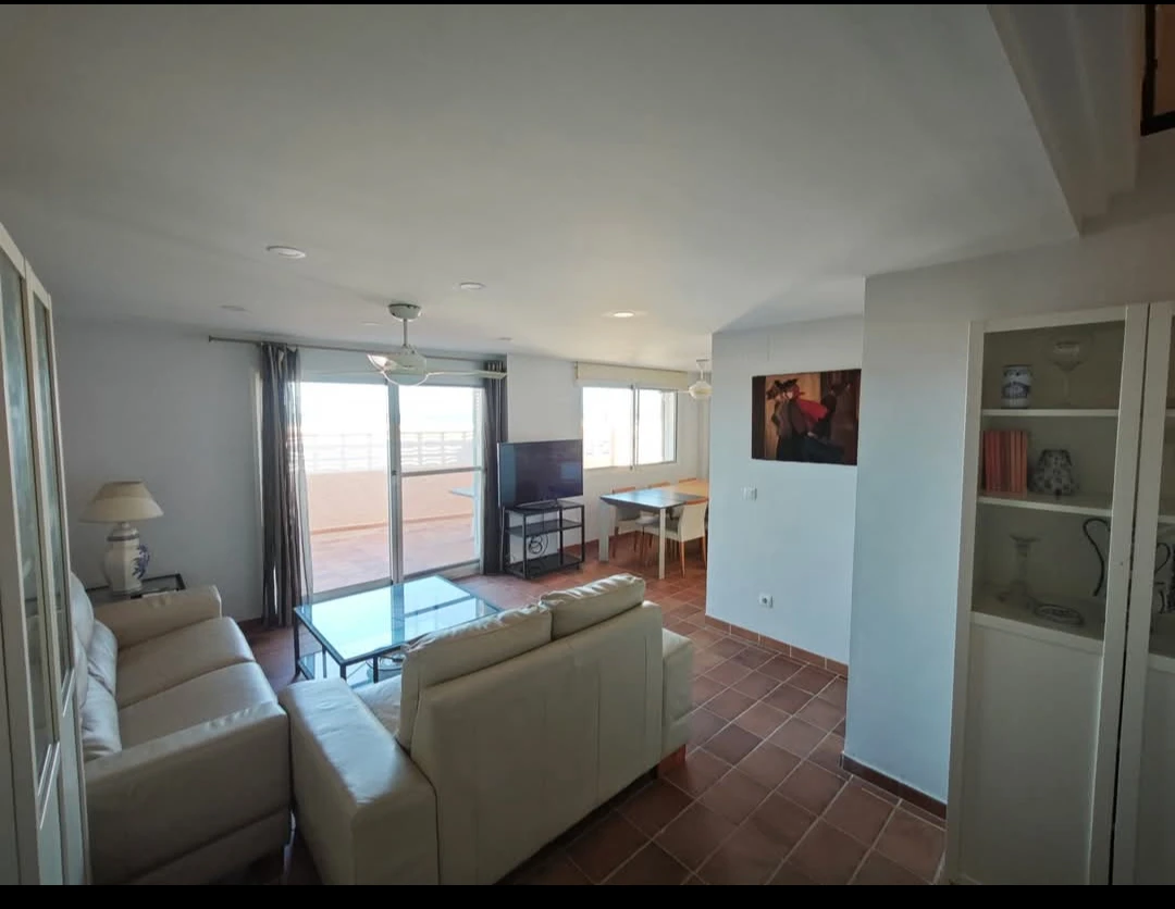 Exclusiva casa en primera línea de playa en El Perelló (Valencia), a sólo 30 minutos de la ciudad